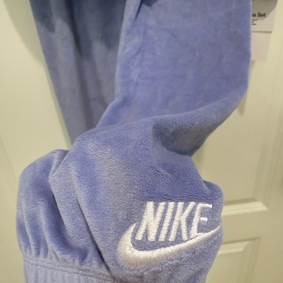 Nike Youth Lavender Tracksuit NWT - Picture 3 of 5